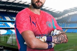 乔-哈特：多纳鲁马脚下技术出色，能胜任在曼城的工作