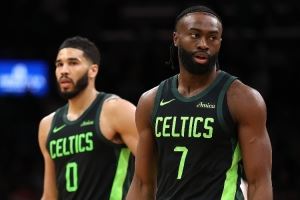 埃迪-豪斯：如果下赛季绿军成附加赛球队 他们会拆散双探花吗