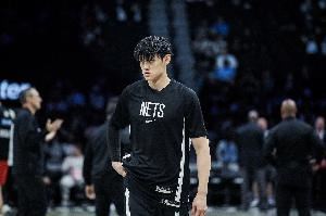 媒体人：今晚中国赛结束后 曾凡博先回北京处理签证 然后赴美归队