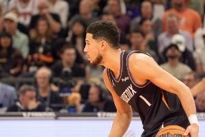 历史第4人！布克前8场场均30分5助+五成命中率+四成三分命中率！