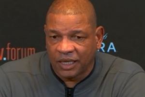 老里：火箭很强&大个阵容进攻也火力十足 这场我们本能赢&很沮丧