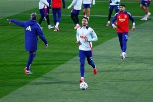 梅里诺：小时候我模仿比利亚托雷斯 踢前锋让我更好理解禁区空间