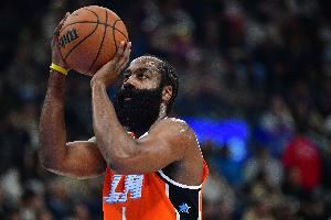 赚的都是辛苦钱！哈登场均时间35.9联盟第7 前6年纪都在28以下